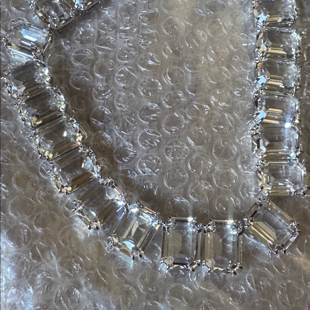 Millenia necklace Oversized crystals, Octagon cut, White, Rhodium plated - Picture 3 of 3